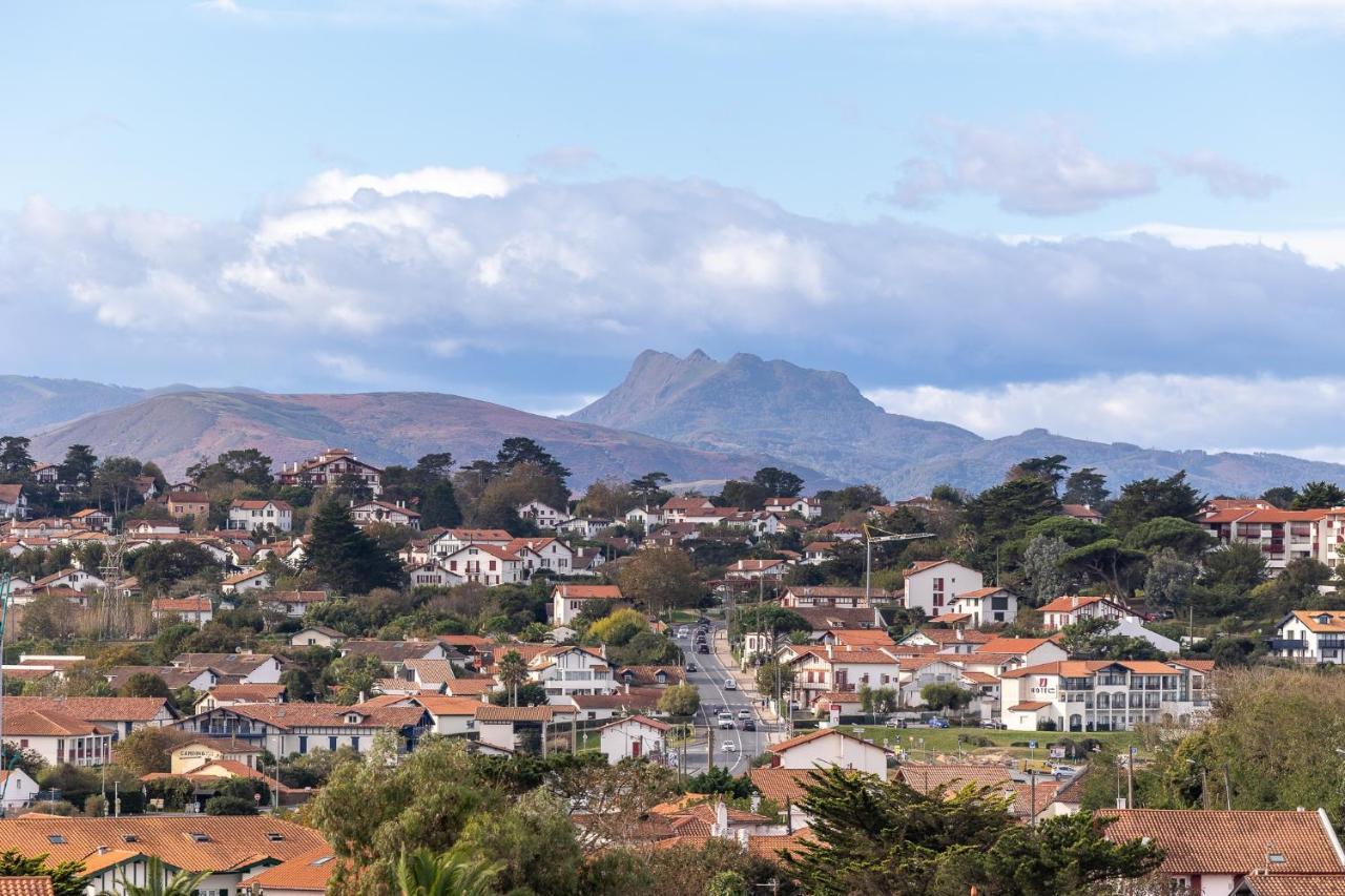 Larrun - Vue Sur La Montagne Proche De La Plage Bidart Esterno foto